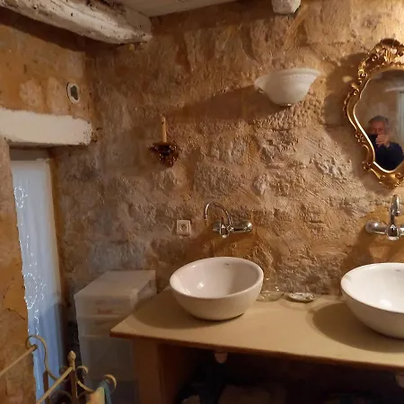 D Hotes Les Remparts Bed & Breakfast