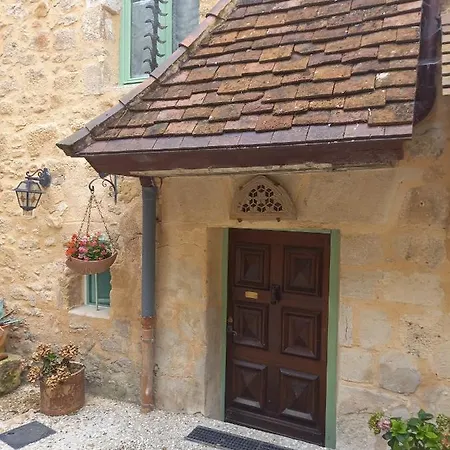 D Hotes Les Remparts *